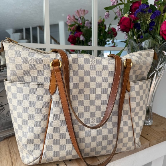 Authentic Louis Vuitton Totally GM Damier Azur Checkered Pattern Shoulder Bag - Picture 3 of 16